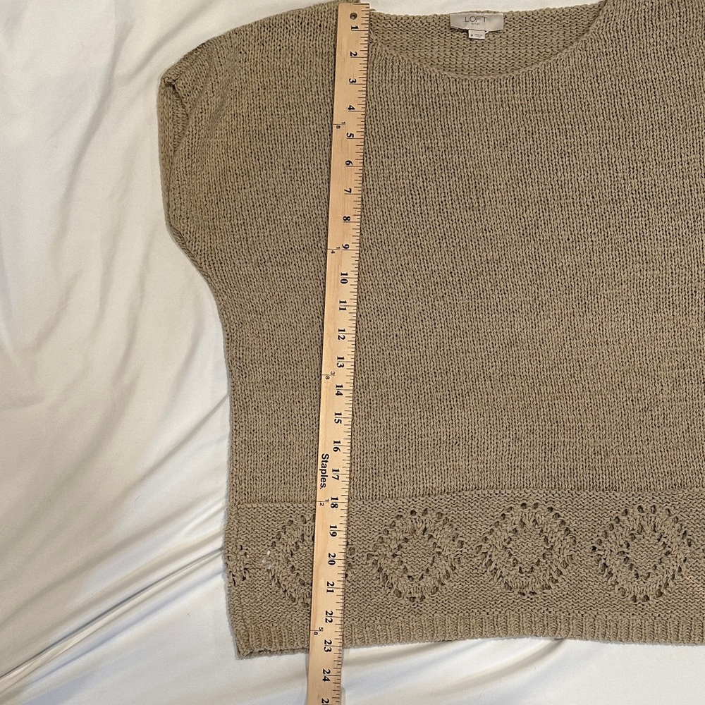 LOFT Heathered Taupe Scoop Neck Knit Sweater - Picture 7 of 8